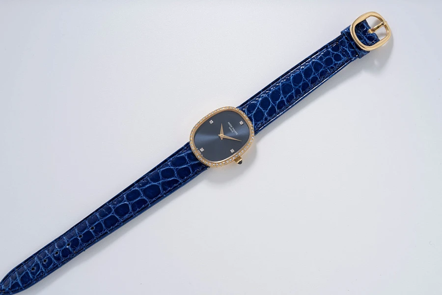 Ellipse Ref. 4382 in 18k Yellow Gold