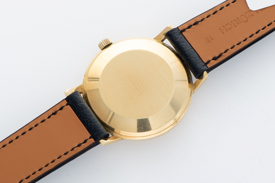 DeLuxe Automatic Ref. 807A in 18k Yellow Gold