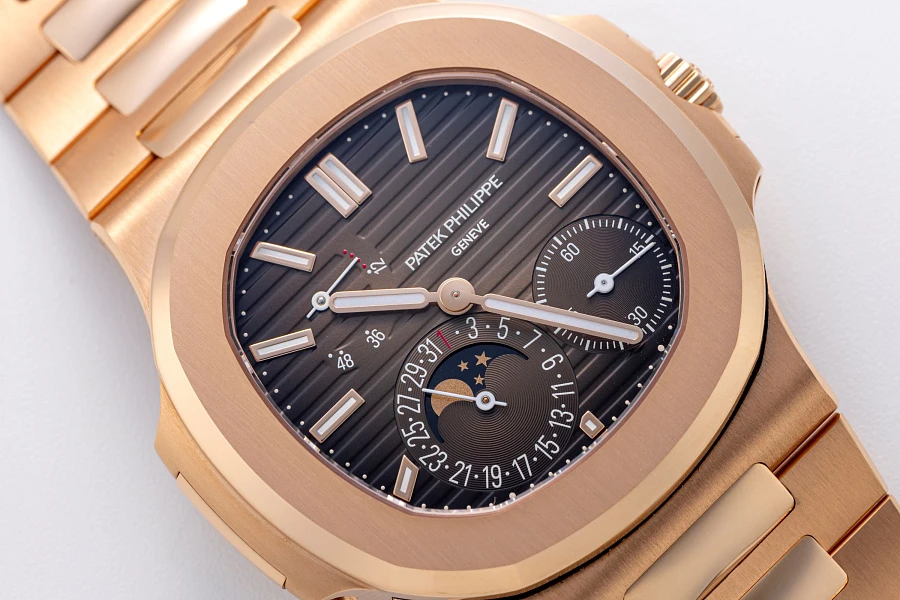 Nautilus Ref. 5712R in 18k Rose Gold