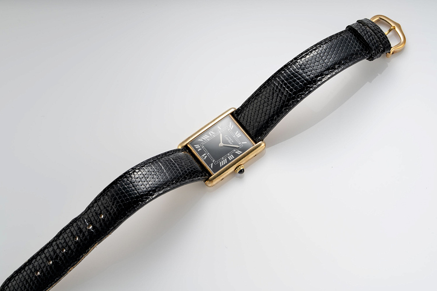 Tank Vermeil with Black Dial
