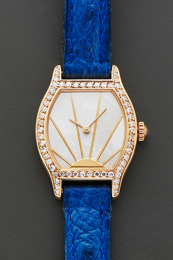 Mini Tortue with Mother of Pearl 'Sunrise Dial' in 18k Yellow Gold