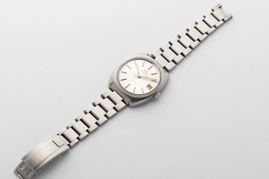 1970s Cushion Case Electronic Tuning Fork Watch