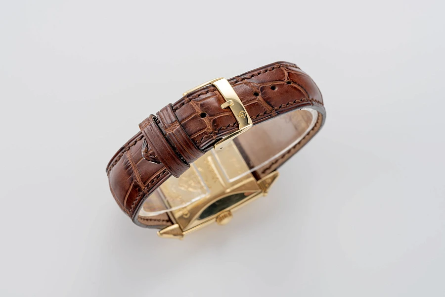 Vintage 1945 Ref. 2595 in 18k Yellow Gold