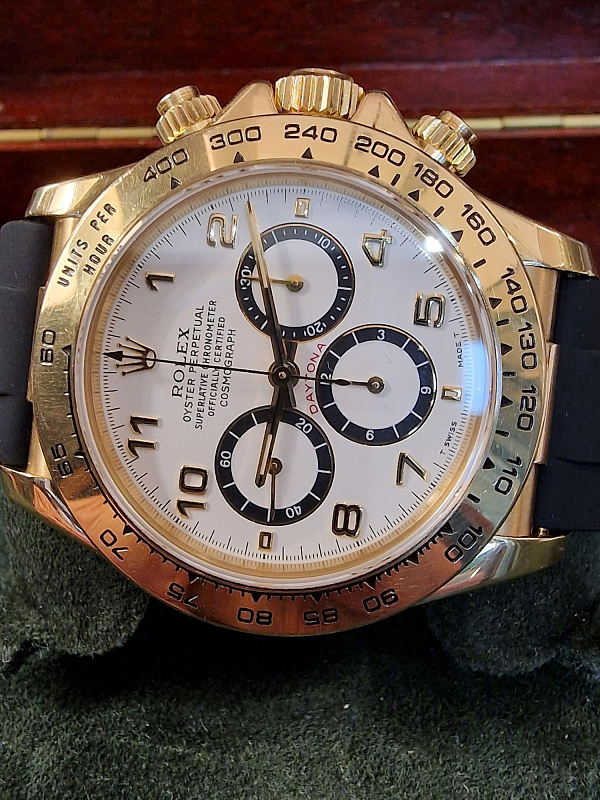 Cosmograph Daytona 16518 Yellow Gold Never Polished