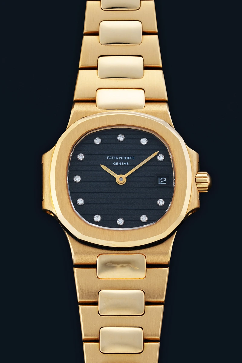 Nautilus Ref. 4700 in 18k Yellow Gold