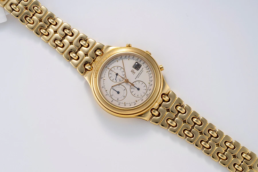 Huitième Chronograph Ref. 25645BA in 18k Yellow Gold