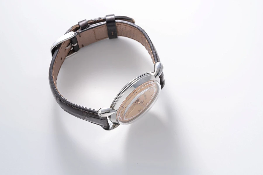 1940s Triple Date with Salmon Dial