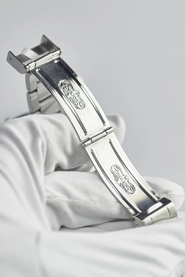 Rolex Submariner 1680 "Red" Tropical Brown