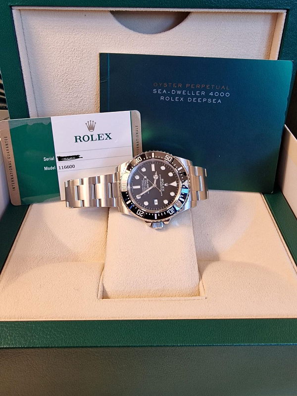 Sea-Dweller 4000ft 116600 Black Dial