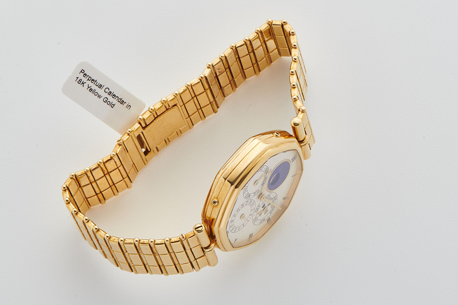 Perpetual Calendar in 18K Yellow Gold