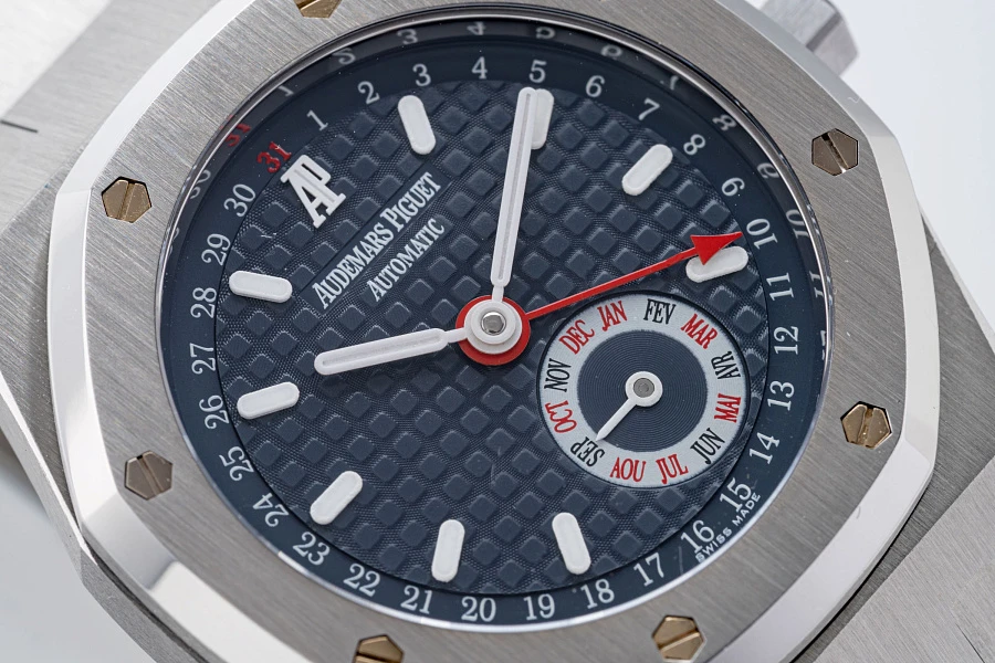 Royal Oak Annual Calendar Ref. 25920ST in Stainless Steel