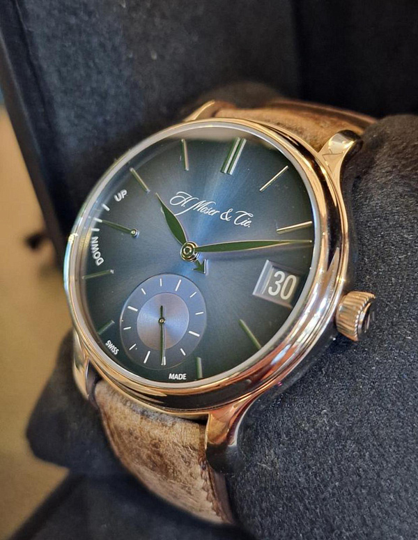 Endeavour Perpetual Calendar White Gold