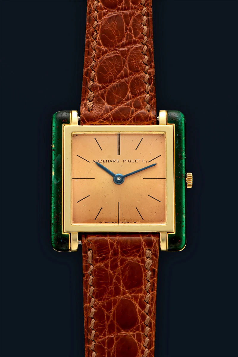 Square Watch with Enamel Decoration and Salmon Dial Ref. 5256BA