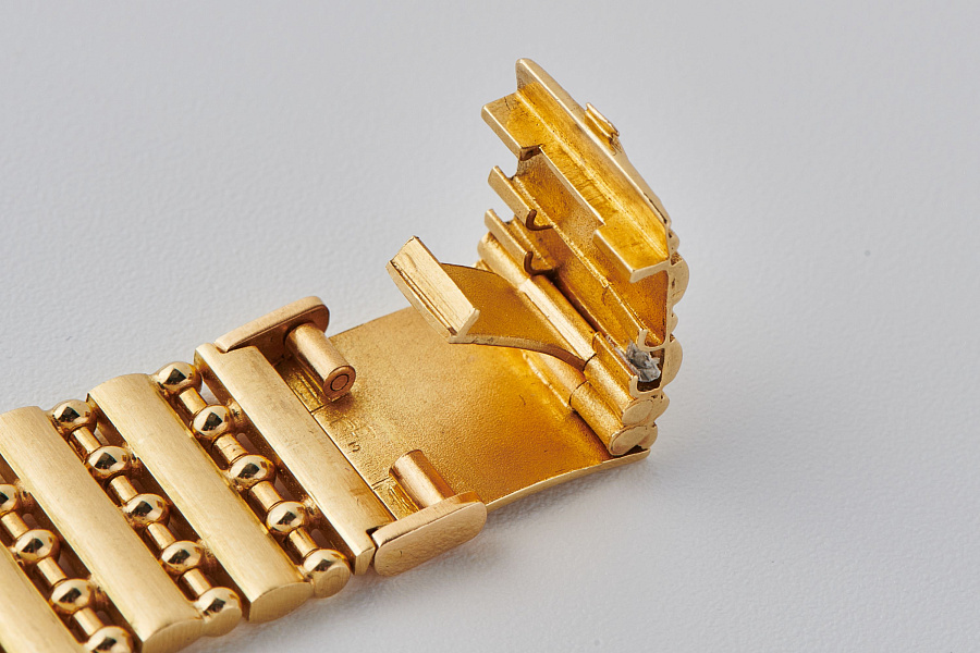 Day-Date Ref. 25573BA on a Special Ladder Bracelet in 18k Yellow Gold