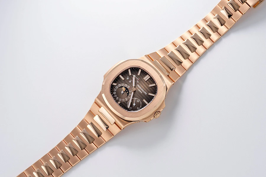 Nautilus Ref. 5712R in 18k Rose Gold