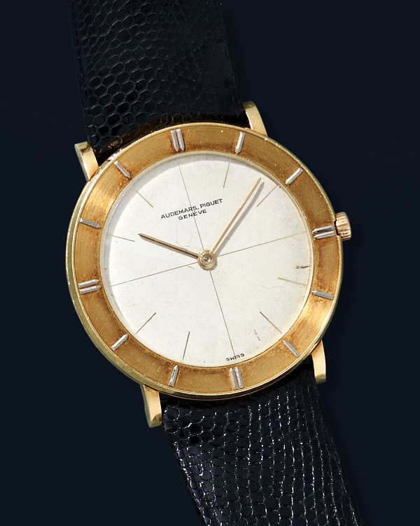 Ultra Slim 'Extrapiatto' Vintage Dress Watch in 18k Yellow Gold