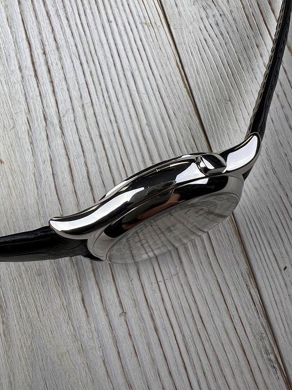 World Time 5110 White Gold