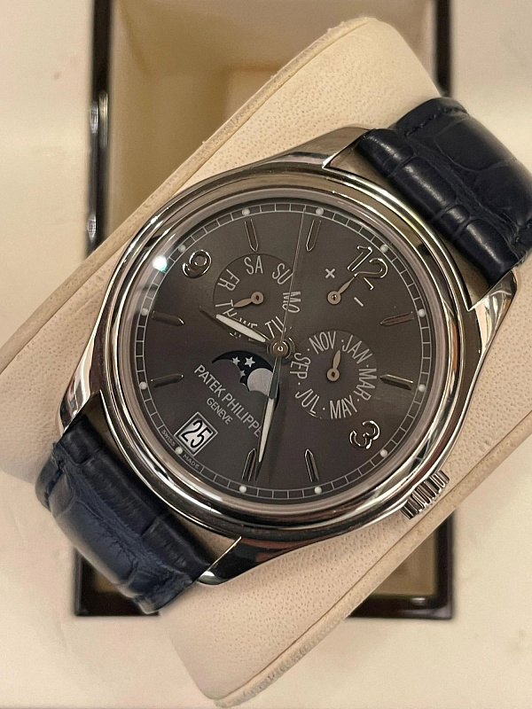 Annual Calendar 5146 White Gold
