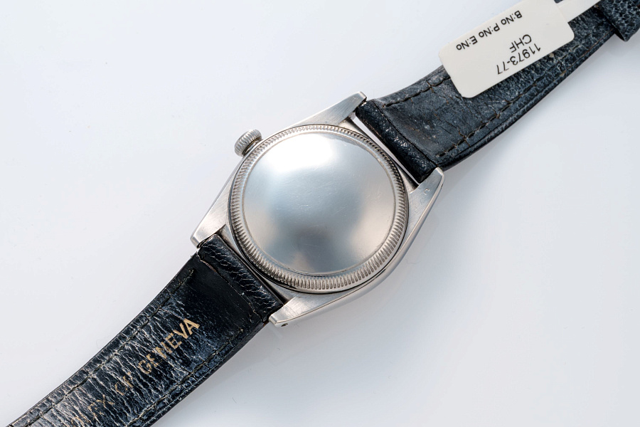 Bubble Back Ref. 2940 in Stainless Steel