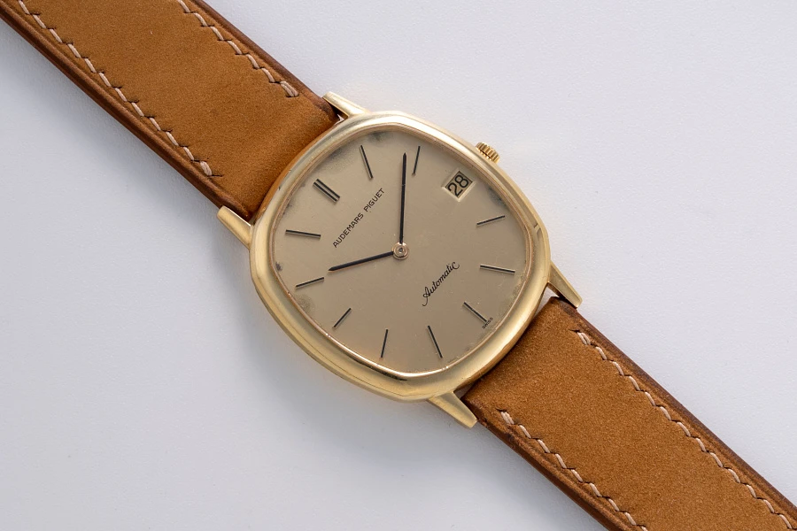 Automatic Angular Ellipse in 18k Yellow Gold
