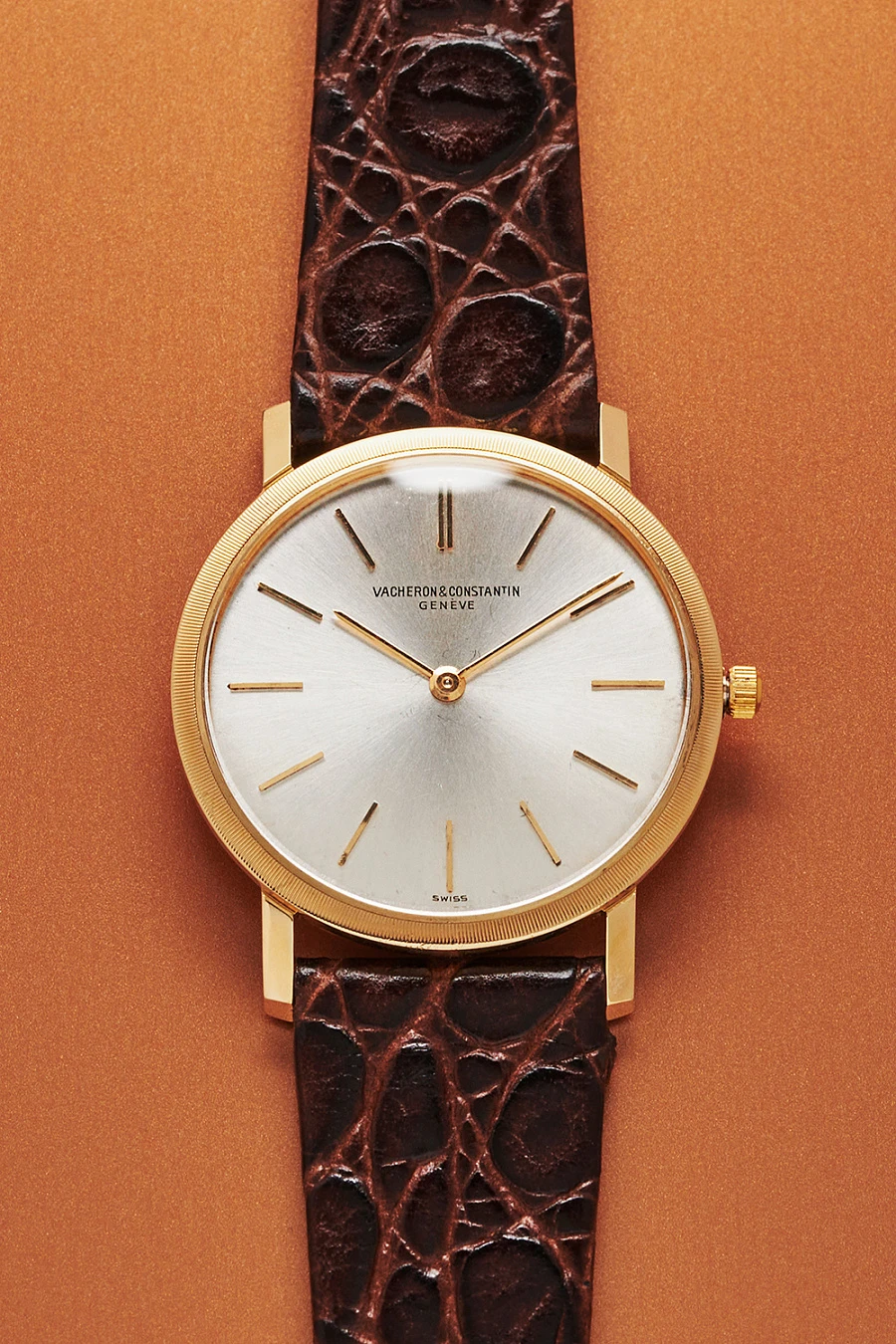 Classic 18K Yellow GOld Hand-wound, two Hands