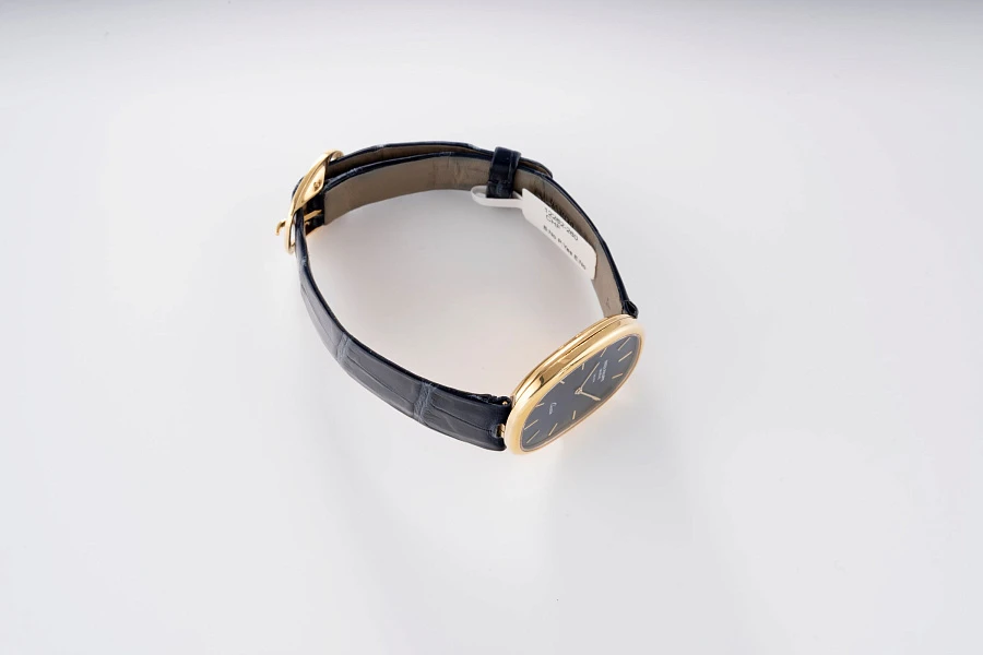 Beyer Double-Signed Ellipse Quartz Ref. 3838 in 18k Yellow Gold