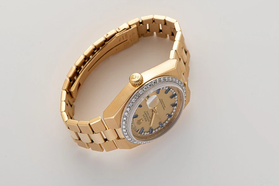 Rolex Day-Date Oysterquartz 'Sapphire & Diamond Lemon String Dial' Ref. 19048 in 18k Yellow Gold
