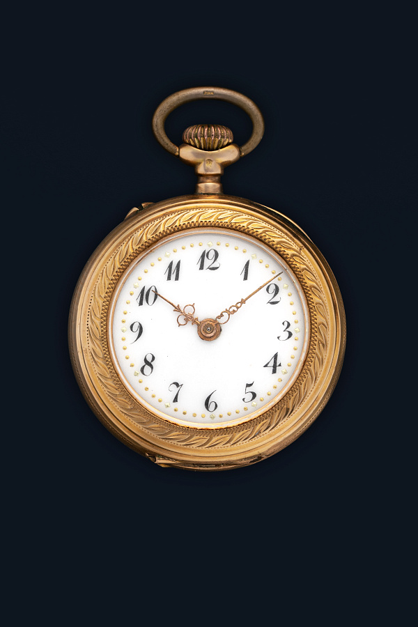 Small Pocket Watch in 14k Yellow Gold with Enamel Decoration