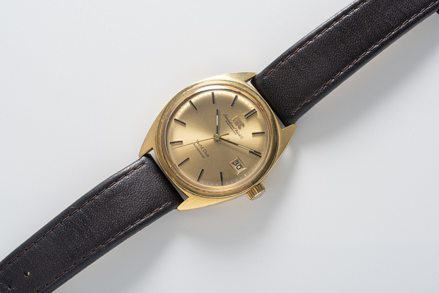 Yacht Club Automatic Ref. R811A in 18k Yellow Gold