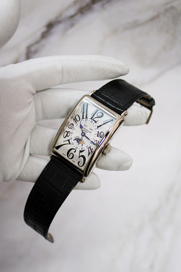 Long Island Master Calendar White Gold