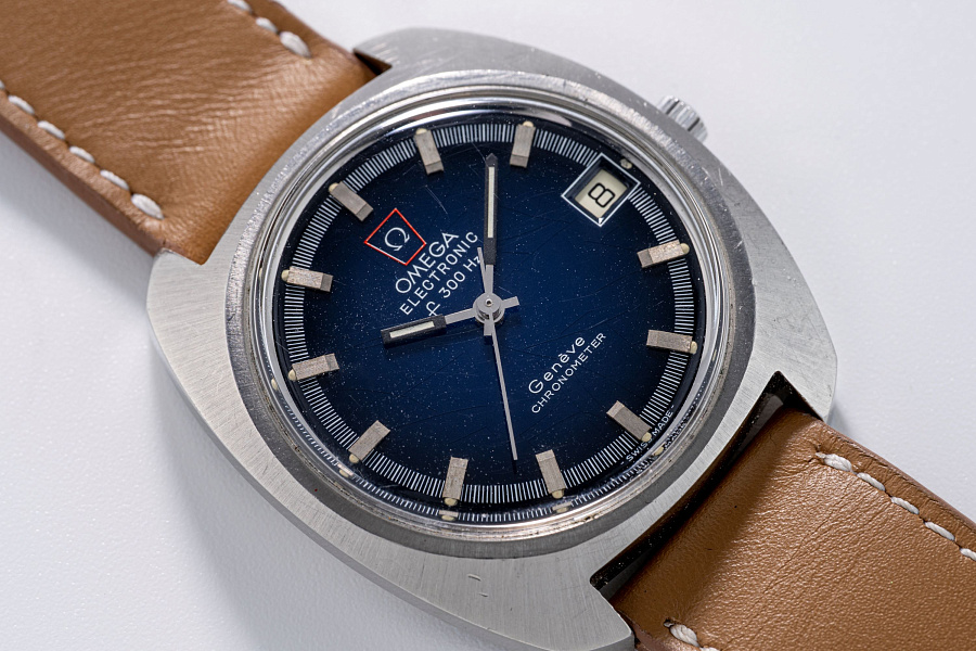 Genève Electronic F300Hz Cushion Case Ref. 198.030 in Stainless Steel