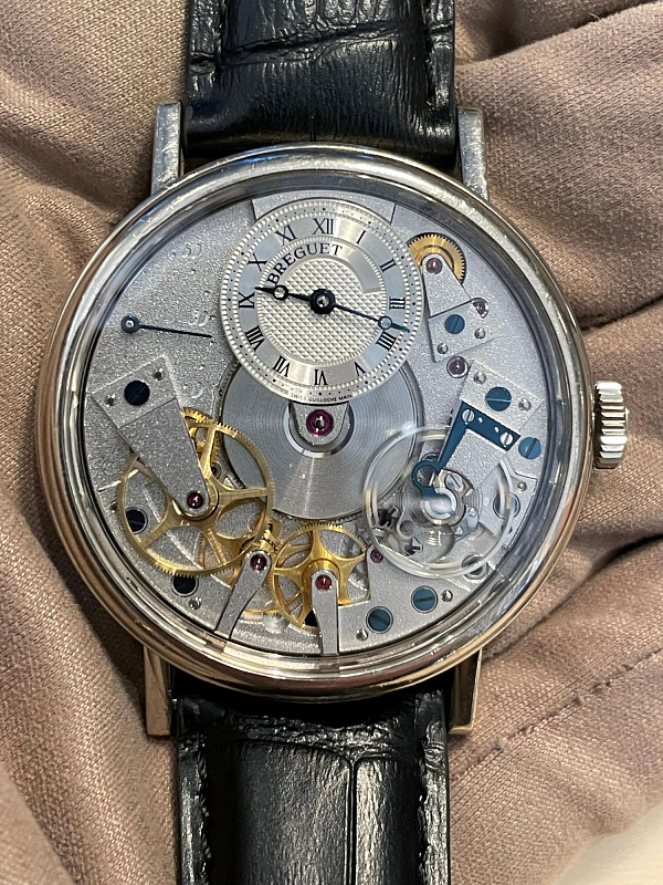 Tradition 7037 White Gold