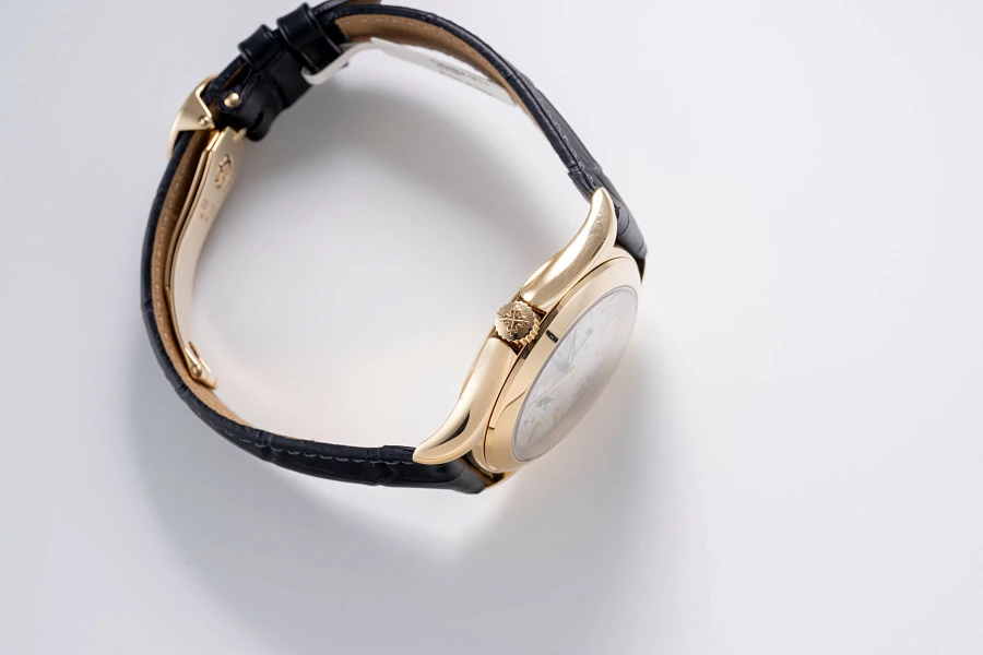 Calatrava Travel Time Ref. 5134 in 18k Yellow Gold