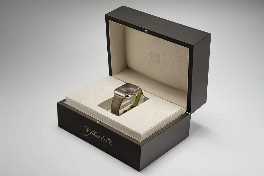 Swiss Alp Watch Ref. 5324-0200 in 18k White Gold