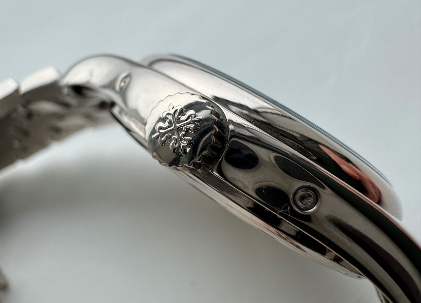 Annual Calendar Ref. 5146 in 18k White Gold