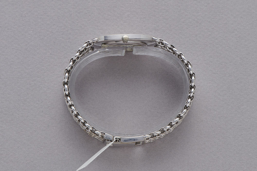 Ellipse in 18k White Gold