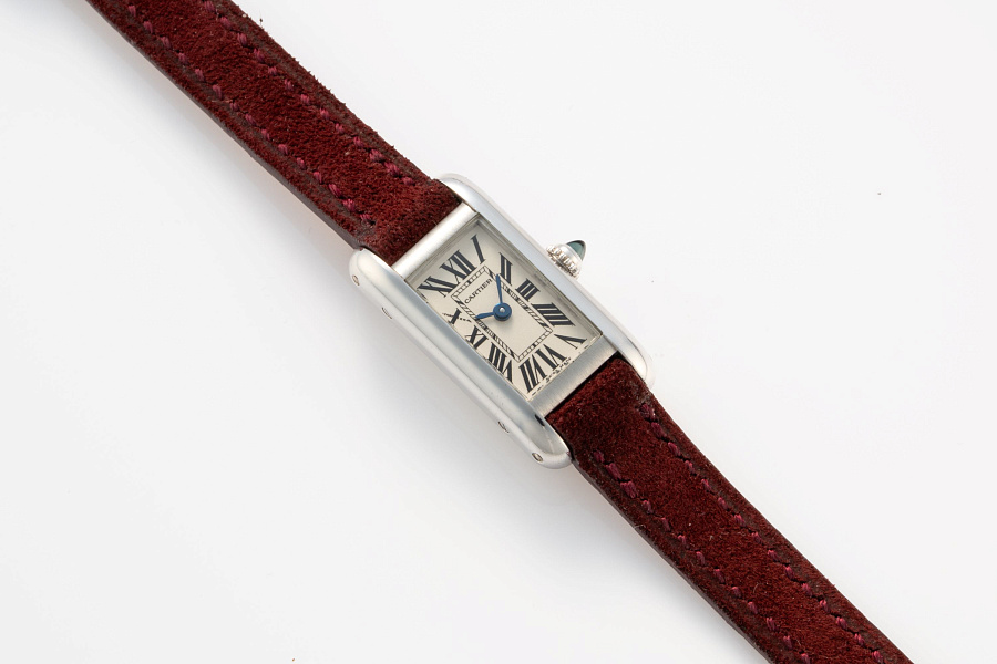 Tank Allongée Ref. 2680 in 18k White Gold