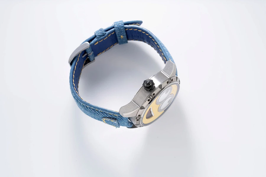 Wristmons 'Minion' in Titanium