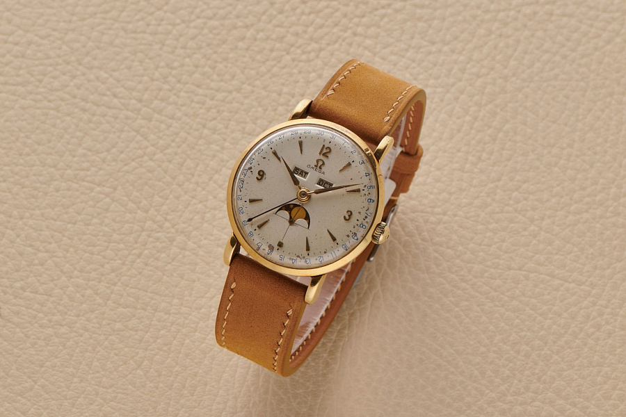 Cosmic Triple-date 18 Yellow-Gold