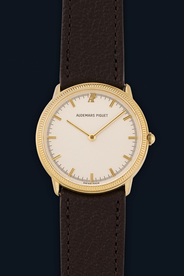 Coin Bezel Quartz Dress Watch in 18k Yellow Gold