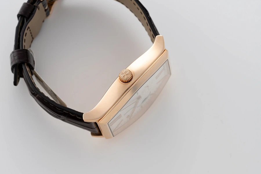 Tonneau Moonpase Power Reserve Ref. 7000M in 18k Rose Gold