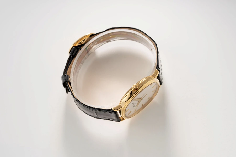 Ellipse Ref. 3734 in 18k Yellow Gold