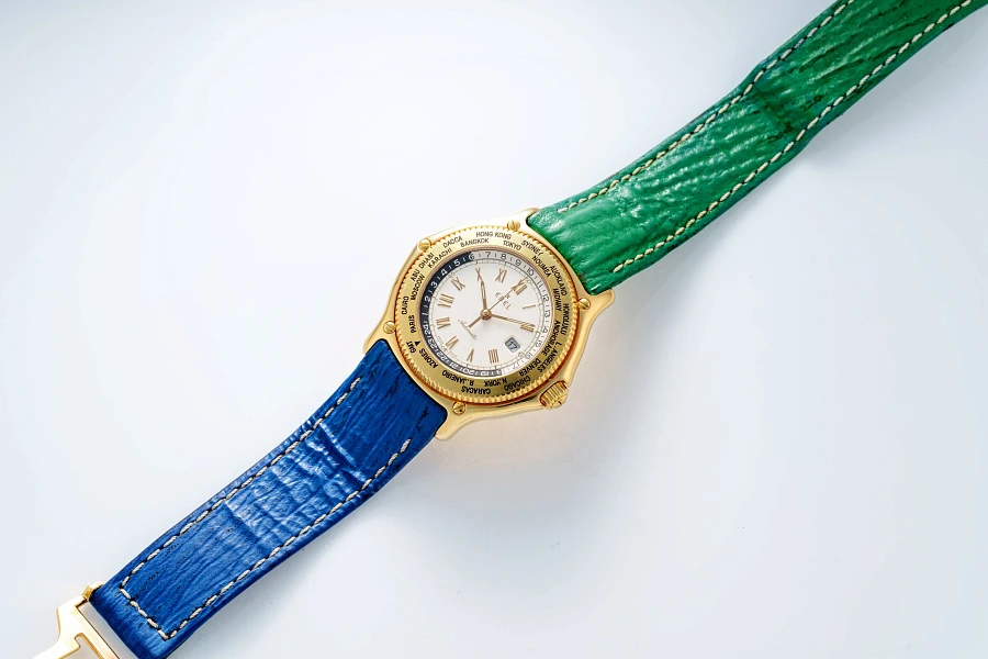 Voyager World Time Ref. 8124913 in 18k Yellow Gold