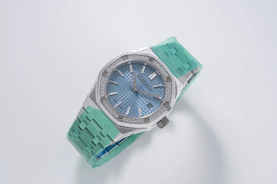 Royal Oak 50th Anniversary Ref. 15551ST in Stainless Steel