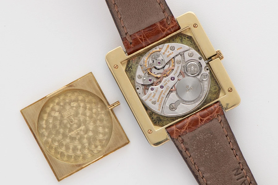 Square Watch with Enamel Decoration and Salmon Dial Ref. 5256BA