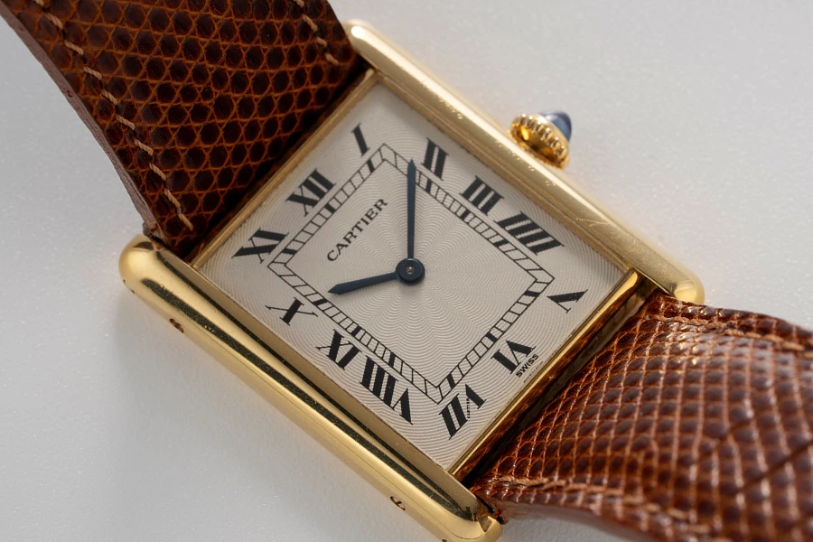 Tank Louis Extra Plate Ref. 96065 in 18k Yellow Gold