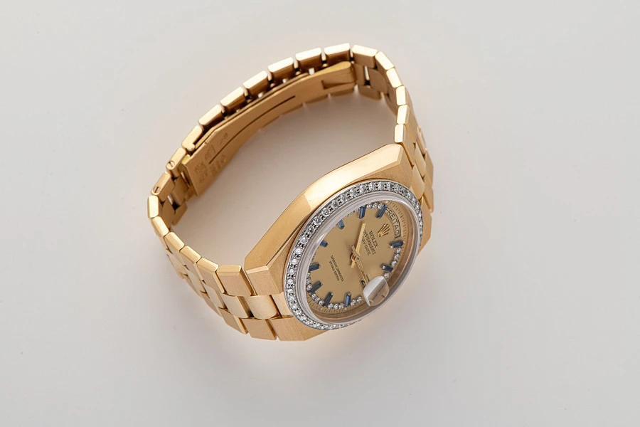 Rolex Day-Date Oysterquartz 'Sapphire & Diamond Lemon String Dial' Ref. 19048 in 18k Yellow Gold