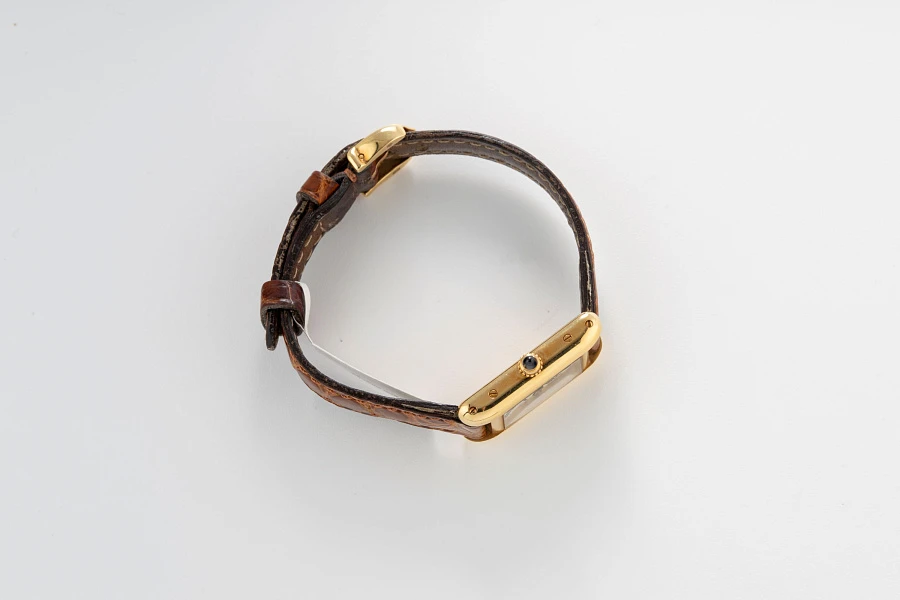 Tank Allongé Ref. 2443 in 18k Gelbgold