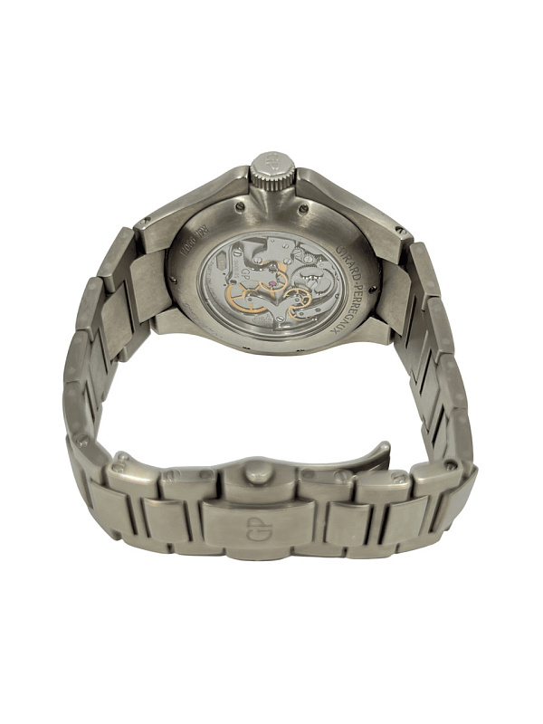 Laureato EVO3 Tourbillon Sous 3 Ponts Saphir