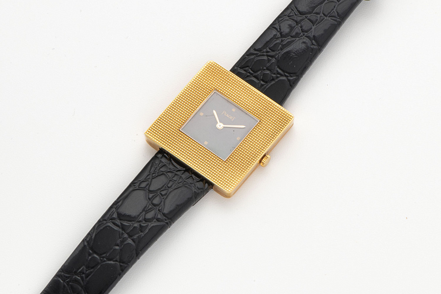 Clous de Paris Ref. 99014 in 18k Yellow Gold